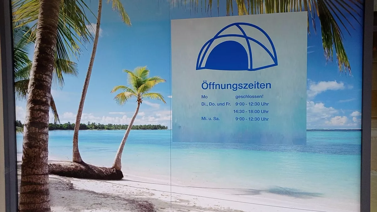 Ka-Mo's Stoff-Iglu Ansicht von der Hauptstraße Ka-Mo's Stoff-Iglu Ansicht von der Hauptstraße